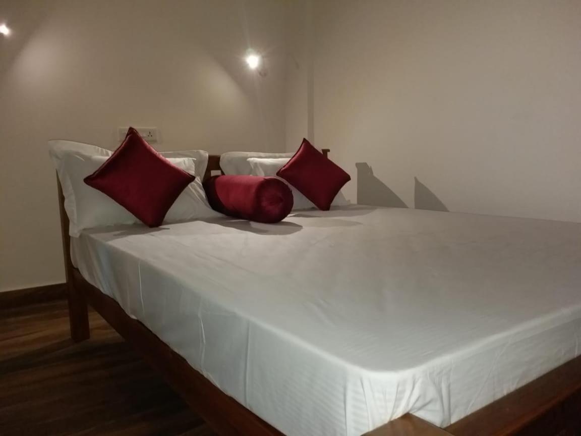 Coral Cove Beach Resort 바르칼라 외부 사진